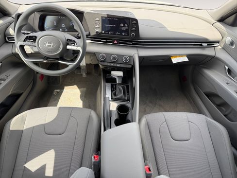 New 2025 Hyundai Elantra SE w/ Cargo Package FWD image 11