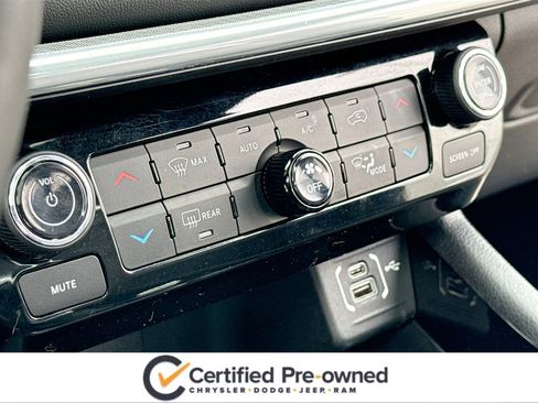 Used 2024 Jeep Compass Limited w/ High Altitude Package image 11