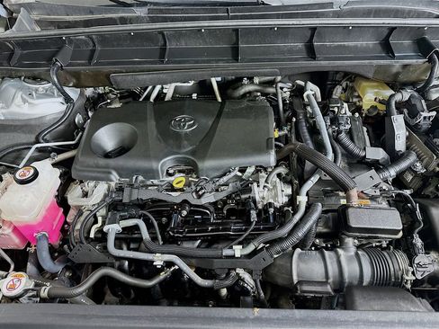 Used 2022 Toyota Highlander XLE image 30