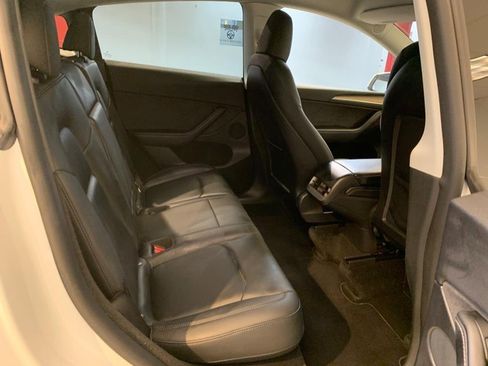Used 2022 Tesla Model Y Long Range AWD/4WD image 13