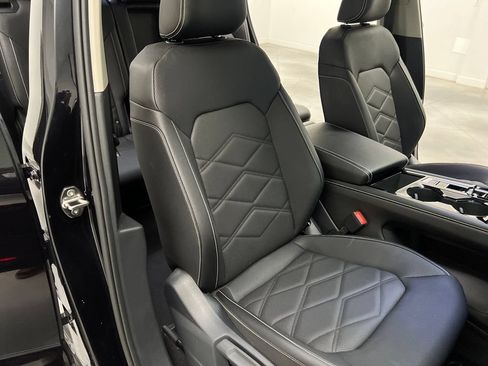 Used 2026 Volkswagen Atlas SE FWD image 31