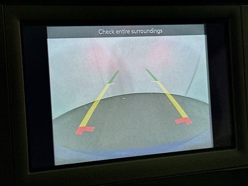 Used 2020 Chrysler Pacifica Touring-L image 22