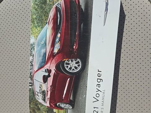 Used 2021 Chrysler Voyager Lxi image 42