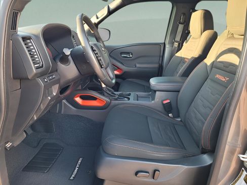 Used 2024 Nissan Frontier Pro-X image 9