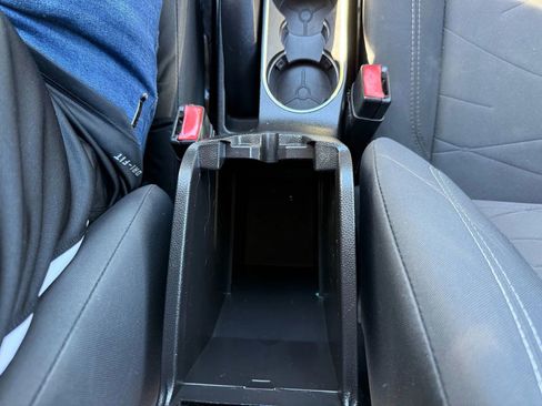 Used 2015 Ford Fiesta SE image 37