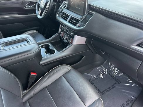 Used 2024 GMC Yukon XL SLT AWD/4WD image 21