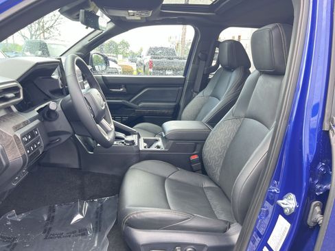 Used 2025 Toyota Tacoma Limited AWD/4WD image 13