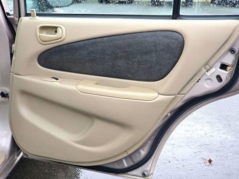 Used 2000 Toyota Corolla CE image 30