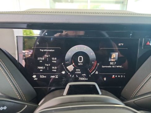 Certified 2025 GMC Yukon XL AT4 w/ AT4 Premium Plus Package AWD/4WD image 11