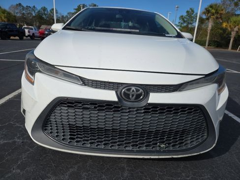 Used 2021 Toyota Corolla LE image 8