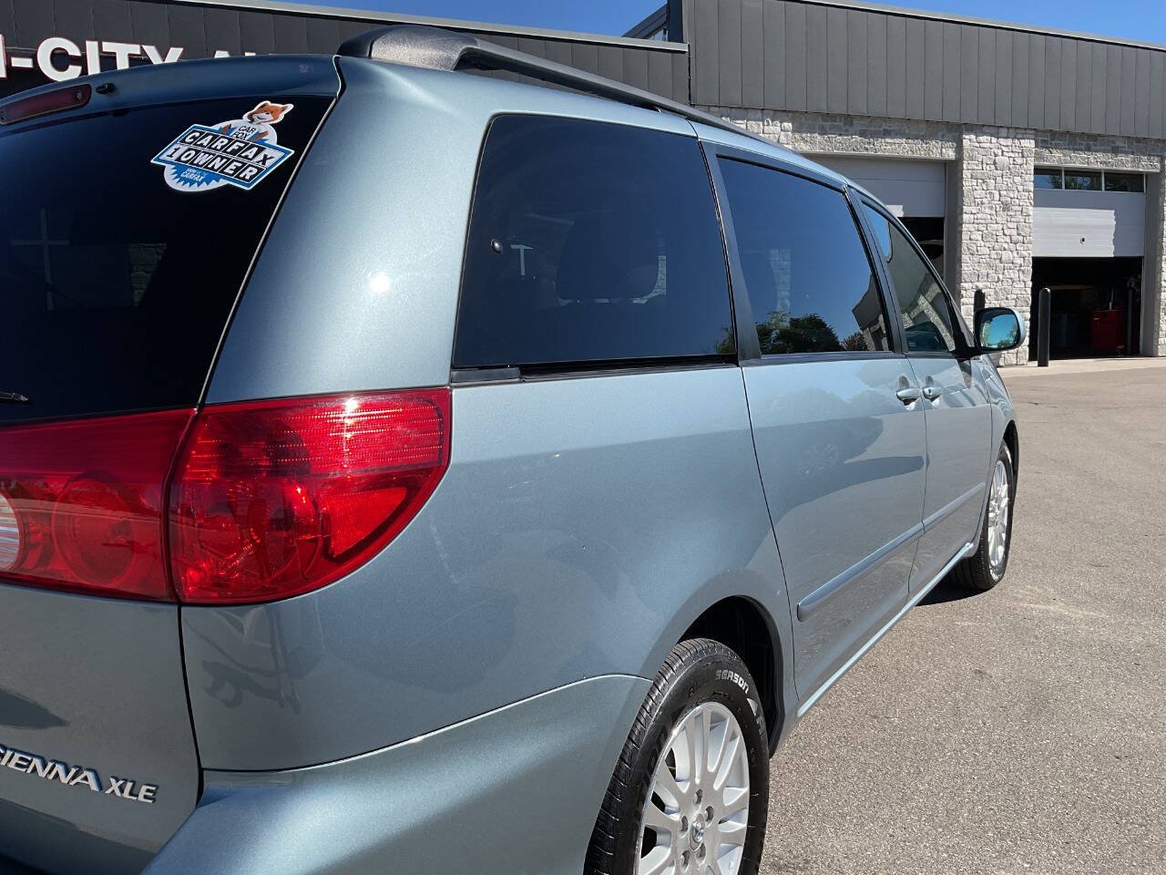 Used 2010 Toyota Sienna XLE w/ Towing Prep Pkg FWD image 8