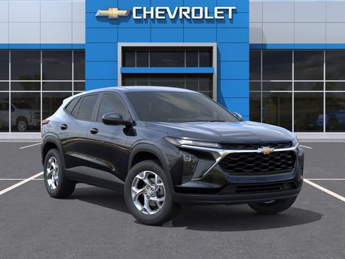 New 2026 Chevrolet Trax LS w/ LS Convenience Package FWD image 7