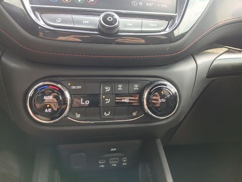 Used 2023 Chevrolet TrailBlazer RS w/ Technology Package FWD image 27