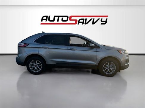 Used 2024 Ford Edge SEL image 8