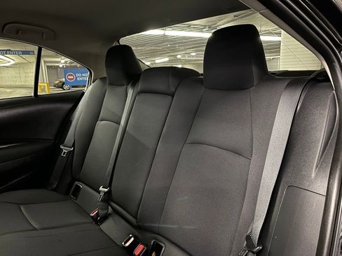 Used 2022 Toyota Corolla LE image 16