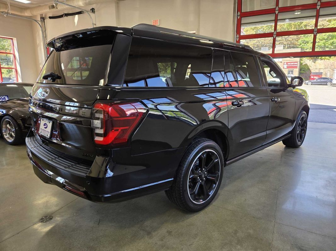 Used 2023 Ford Expedition Max Limited AWD/4WD image 7