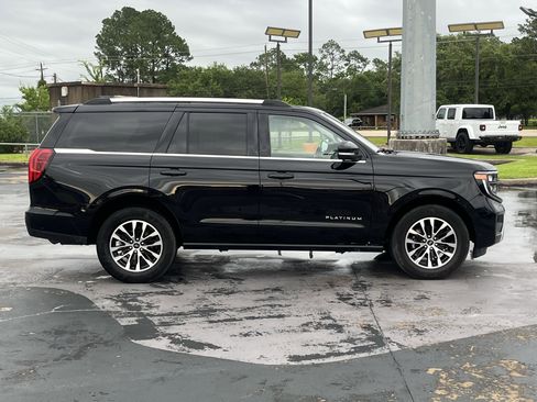 Used 2025 Ford Expedition Platinum AWD/4WD image 10