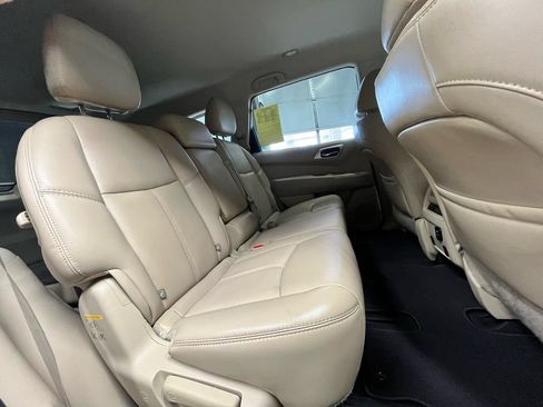 Used 2017 Nissan Pathfinder SL AWD/4WD image 15