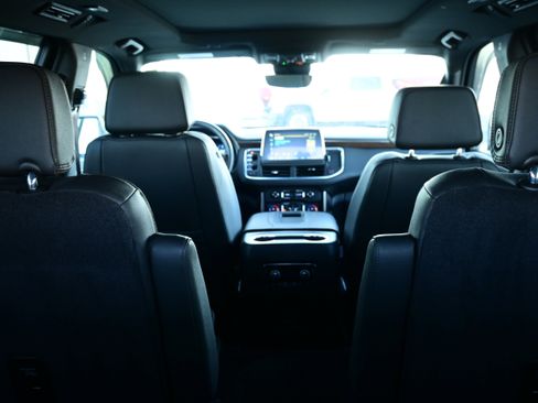 Used 2024 Chevrolet Tahoe High Country image 16