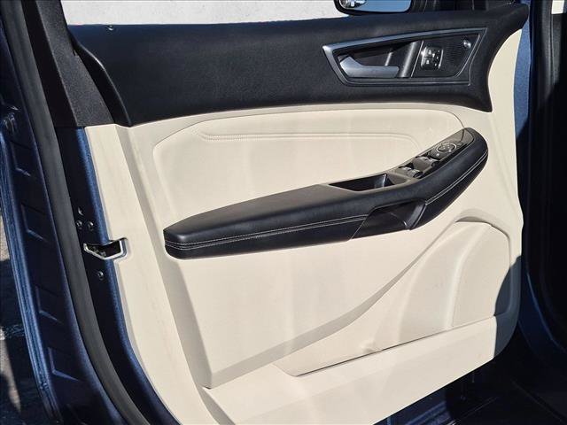 Used 2019 Ford Edge Titanium FWD image 11