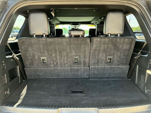 Used 2020 Ford Expedition XLT w/ Equipment Group 202A AWD/4WD image 23