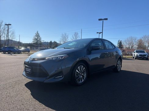 Used 2018 Toyota Corolla L image 3
