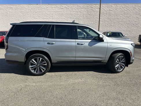 Used 2025 Cadillac Escalade Sport AWD/4WD image 3