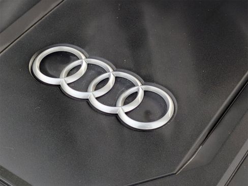 Used 2022 Audi Q5 2.0T Premium w/ Convenience Package image 24