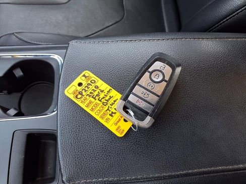 Used 2020 Ford Fusion Titanium image 20