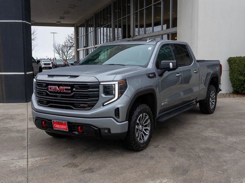 Used 2023 GMC Sierra 1500 AT4 w/ Technology Package image 3