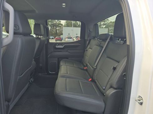 Used 2025 GMC Sierra 1500 SLT image 29