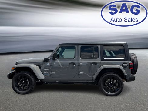 Used 2023 Jeep Wrangler Sahara AWD/4WD image 8