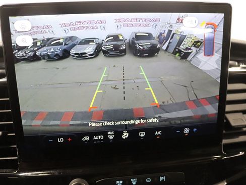 Used 2024 Ford Transit 350 XLT RWD image 32