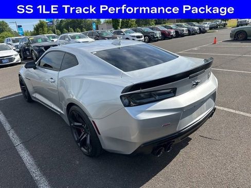 Used 2018 Chevrolet Camaro SS RWD image 4