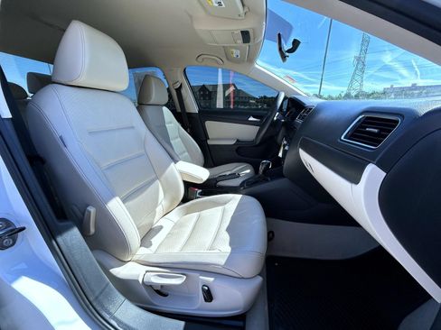 Used 2014 Volkswagen Jetta SE FWD image 19