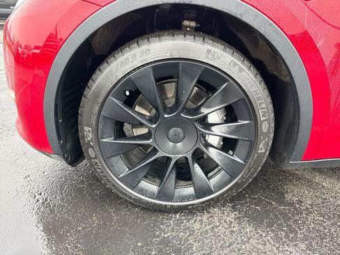 Used 2021 Tesla Model Y Long Range image 10