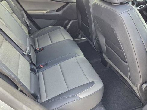 Used 2025 Chevrolet Equinox LT w/ Convenience Package II FWD image 17