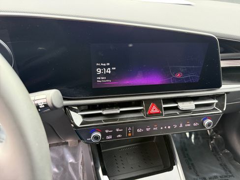 Used 2024 Kia Niro Wind FWD image 12