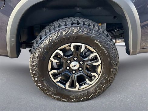 Used 2024 Chevrolet Silverado 1500 ZR2 w/ Technology Package image 11