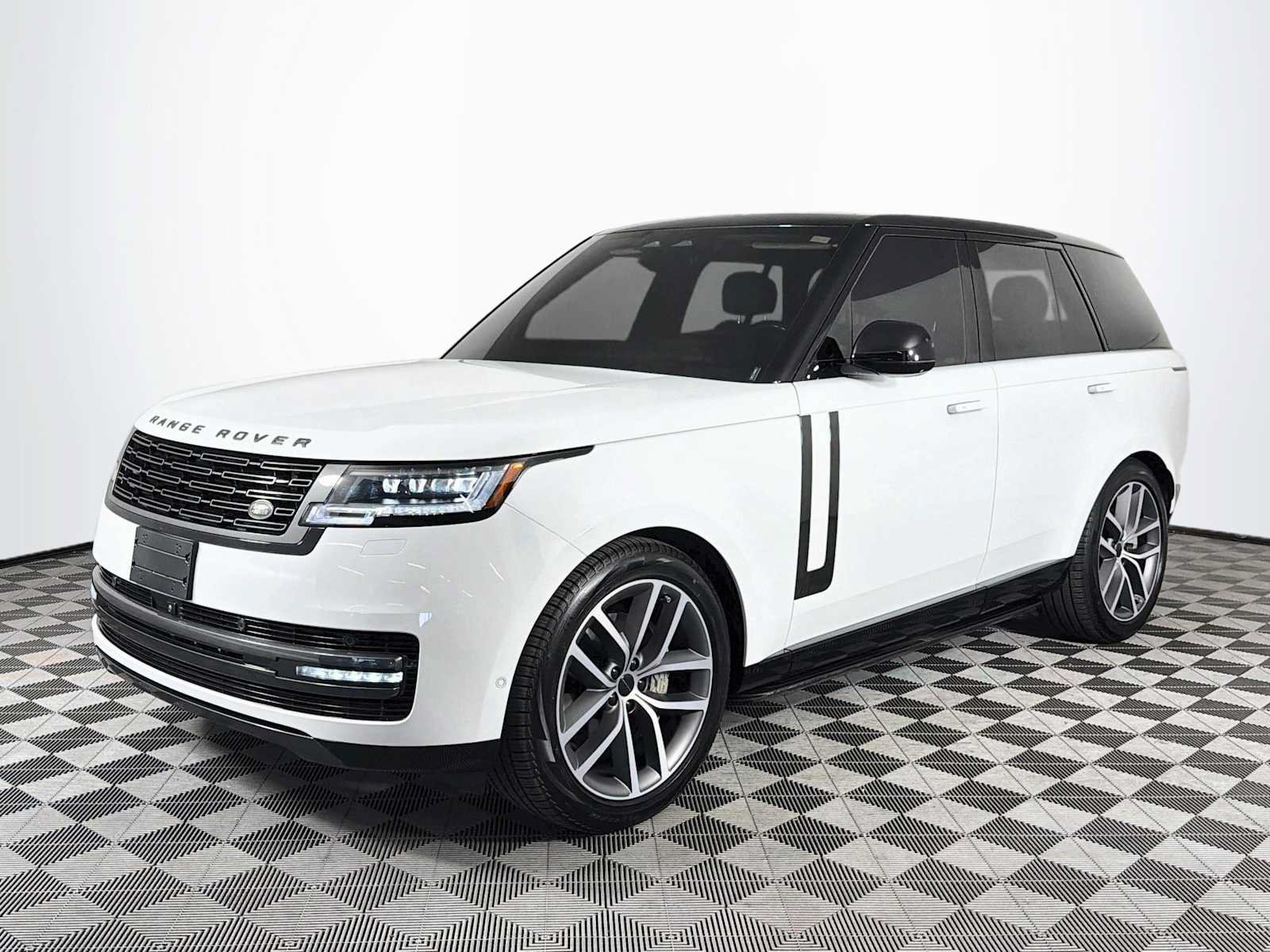 Used 2025 Land Rover Range Rover SE AWD/4WD image 31
