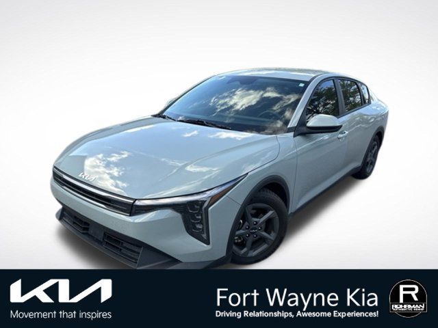 Used 2025 Kia K4 FWD image 1