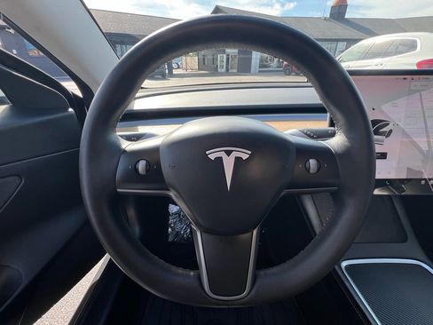 Used 2021 Tesla Model 3 Standard Range Plus image 32