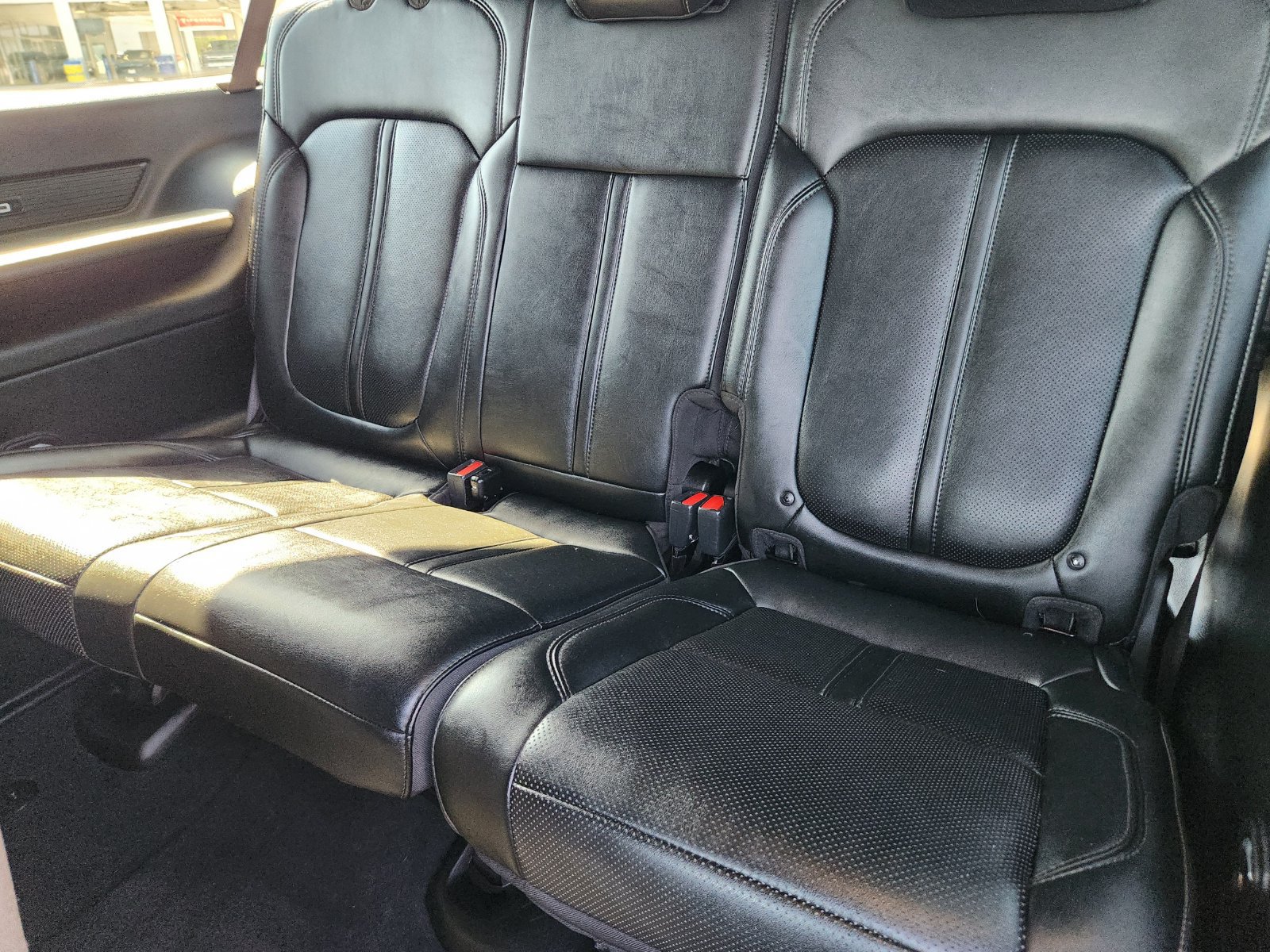 Used 2024 Jeep Wagoneer L Series II w/ Flexible Seating Group RWD image 33