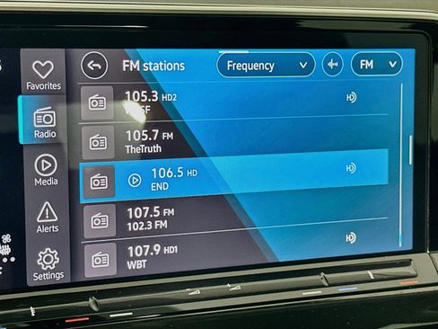 Used 2025 Volkswagen Atlas SE FWD image 21