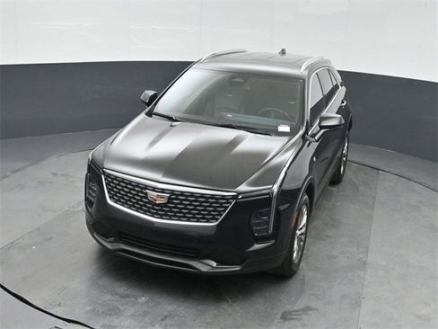 Used 2024 Cadillac XT4 Premium Luxury image 36