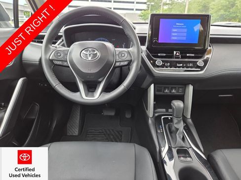 Certified 2025 Toyota Corolla Cross XLE w/ Convenience Package FWD image 7