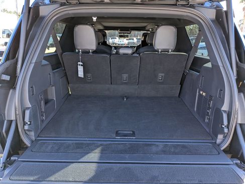 Certified 2025 Lincoln Navigator L Black Label image 15