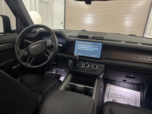 Used 2025 Land Rover Defender 110 V8 AWD/4WD image 20