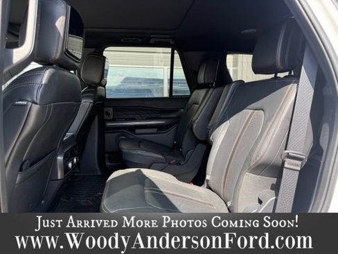 Used 2023 Ford Expedition Platinum AWD/4WD image 11