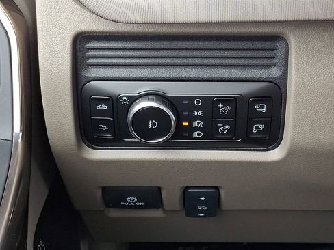 New 2026 Ford F250 Platinum w/ Platinum Plus Package AWD/4WD image 16